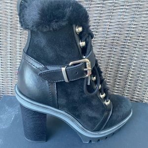 Tommy Hilfiger boots size 6